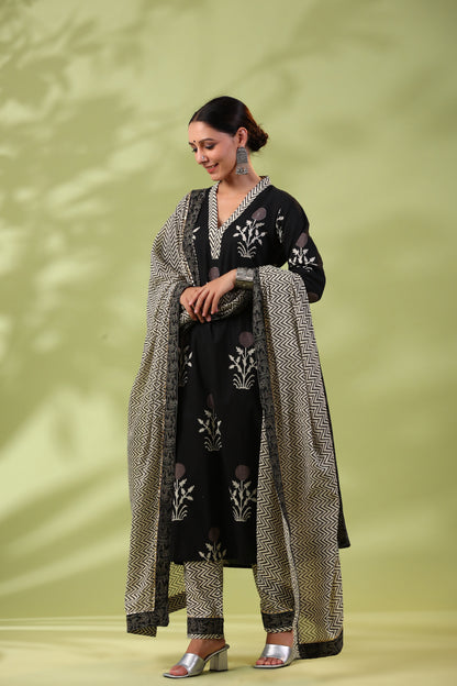 Shah Kala Straight Kurta set